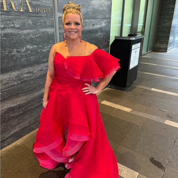 Meet your Posher, Cheryl - Picture 2 of 2